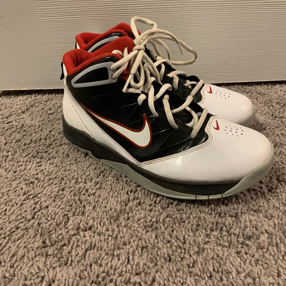 Boys Nike basketball shoes